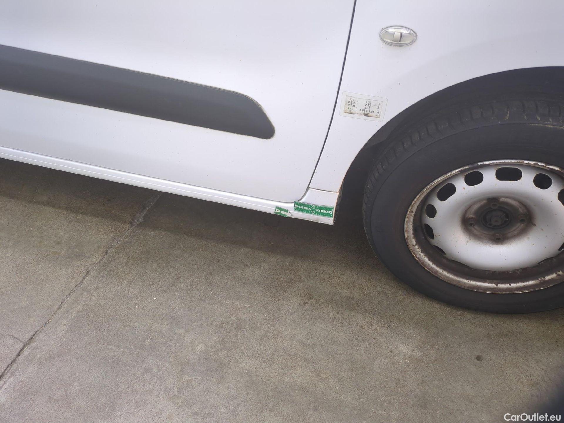  Peugeot  Partner PEUGEOT  VU 4p Fourgonnette 1.6 BlueHDi 100 CONFORT 121 L2 #85