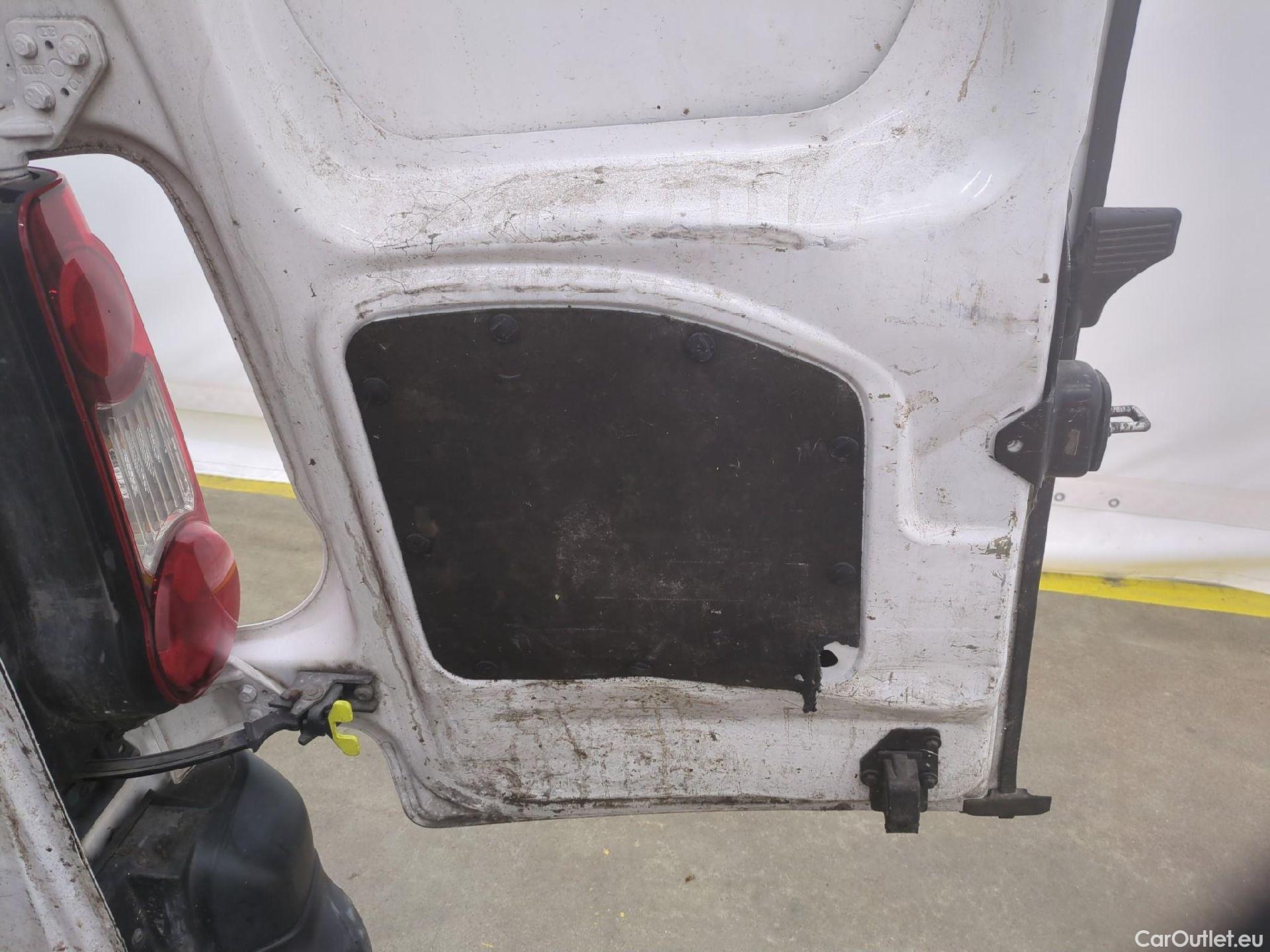  Peugeot  Partner PEUGEOT  VU 4p Fourgonnette 1.6 BlueHDi 100 CONFORT 121 L2 #17