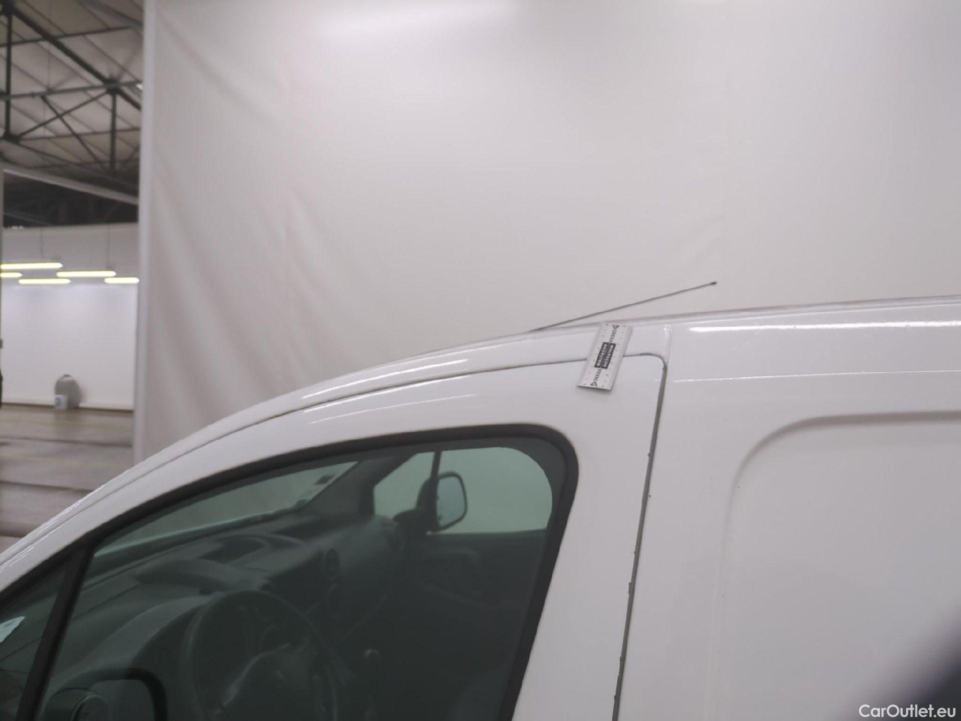  Peugeot  Partner PEUGEOT  VU 4p Fourgonnette 1.6 BlueHDi 100 CONFORT 121 L2 #52