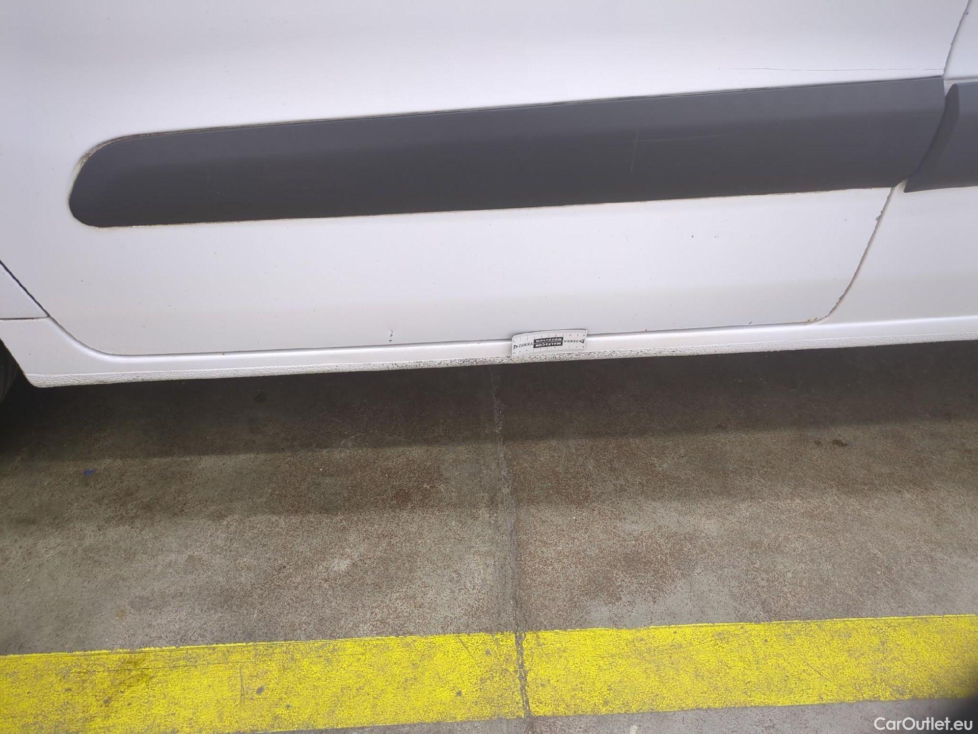  Peugeot  Partner PEUGEOT  VU 4p Fourgonnette 1.6 BlueHDi 100 CONFORT 121 L2 #47