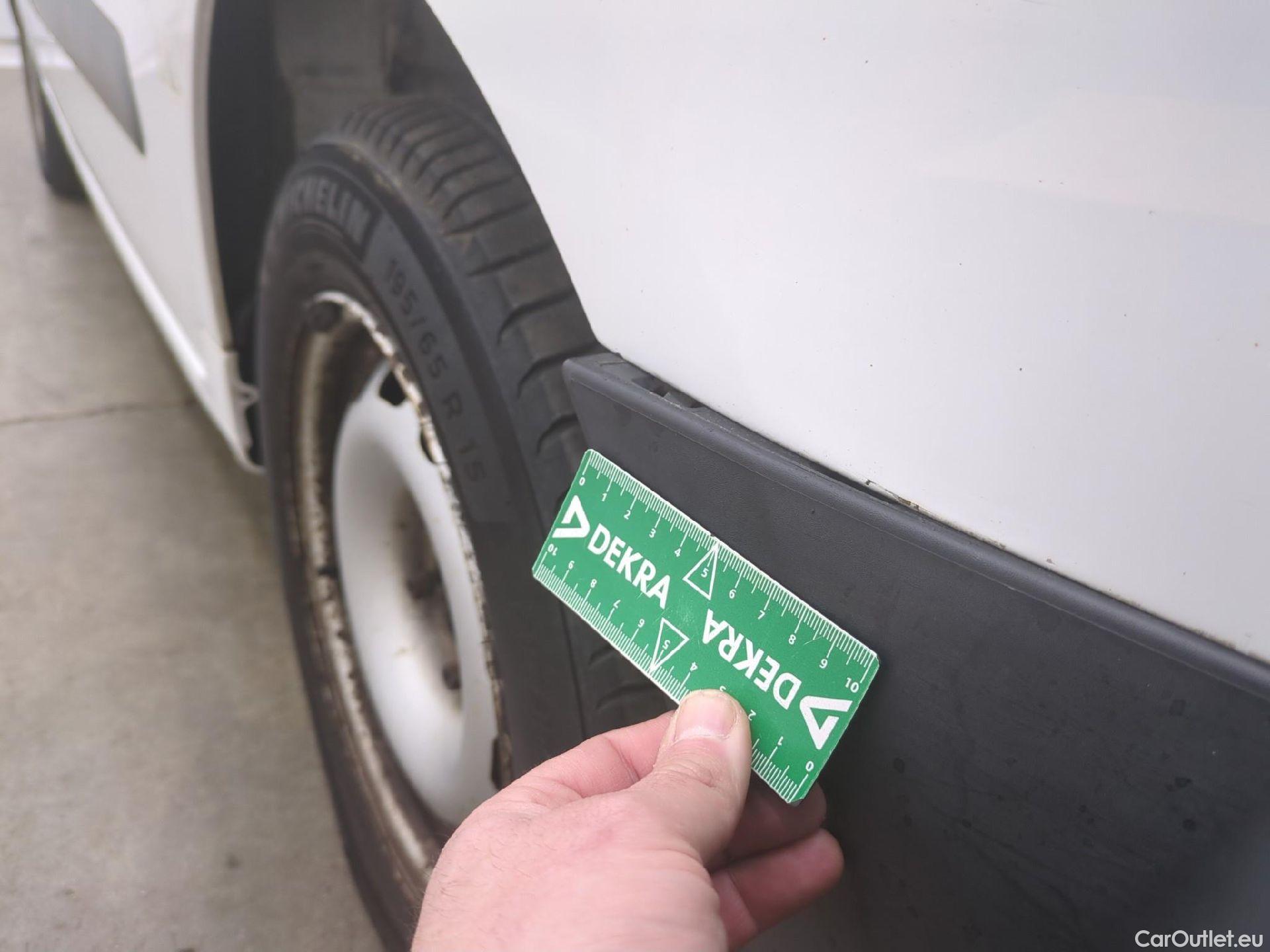  Peugeot  Partner PEUGEOT  VU 4p Fourgonnette 1.6 BlueHDi 100 CONFORT 121 L2 #26