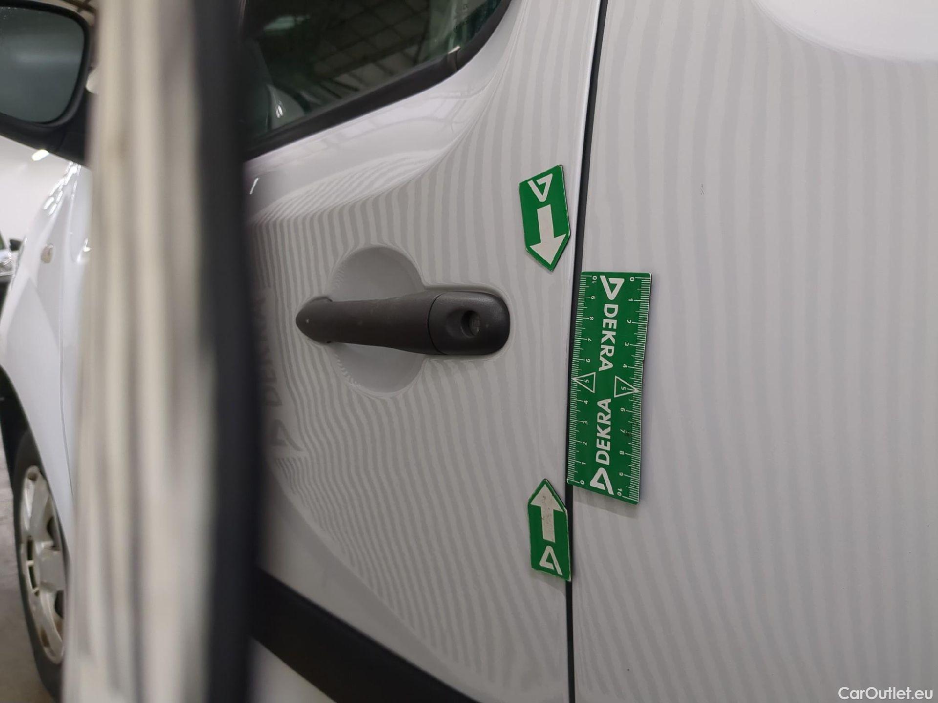  Renault  Kangoo  Express Extra (Série Spéciale) 1.5 dCi 75CV BVM5 E6 #25