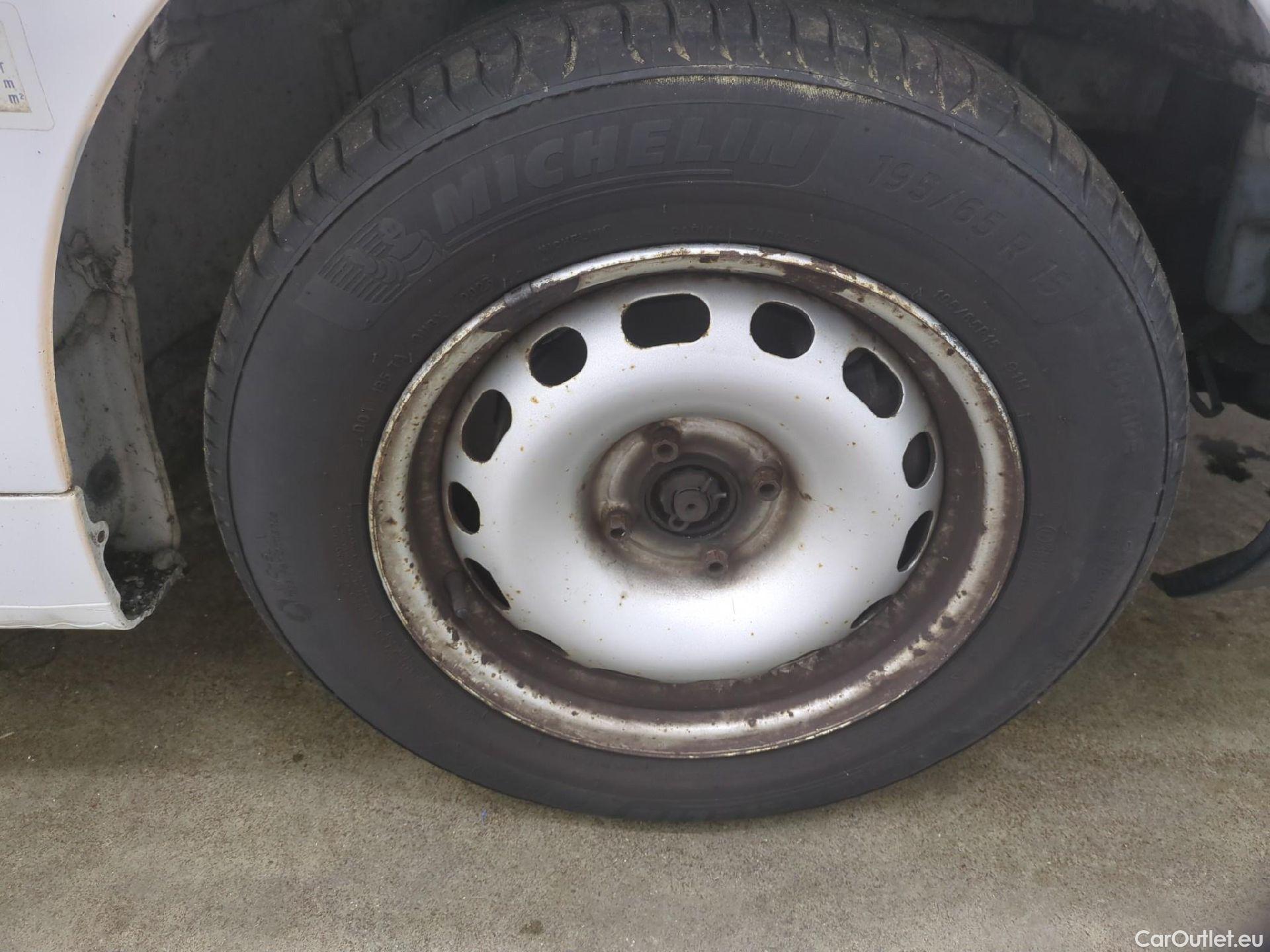  Peugeot  Partner PEUGEOT  VU 4p Fourgonnette 1.6 BlueHDi 100 CONFORT 121 L2 #21