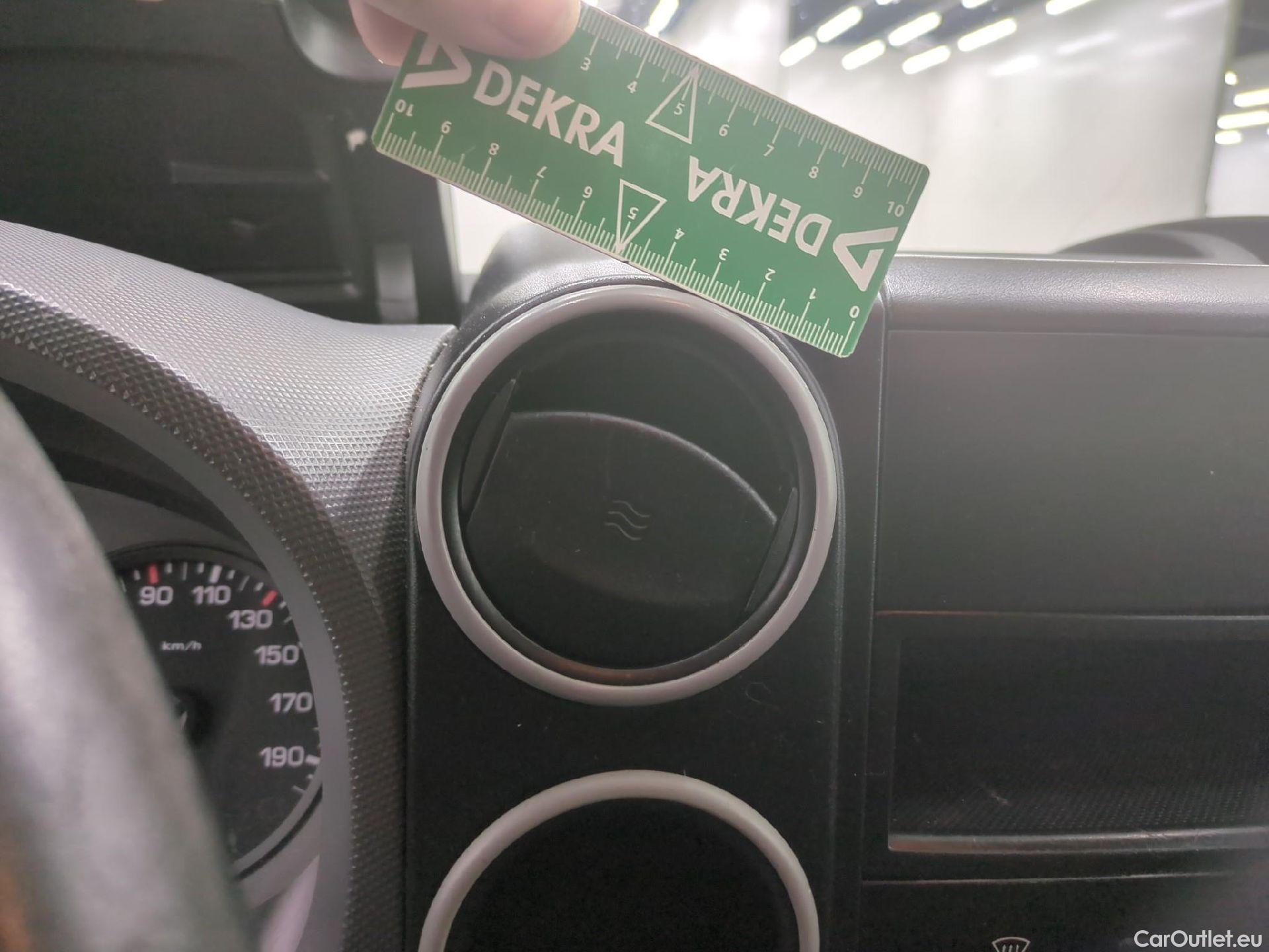  Peugeot  Partner PEUGEOT  VU 4p Fourgonnette 1.6 BlueHDi 100 CONFORT 121 L2 #10