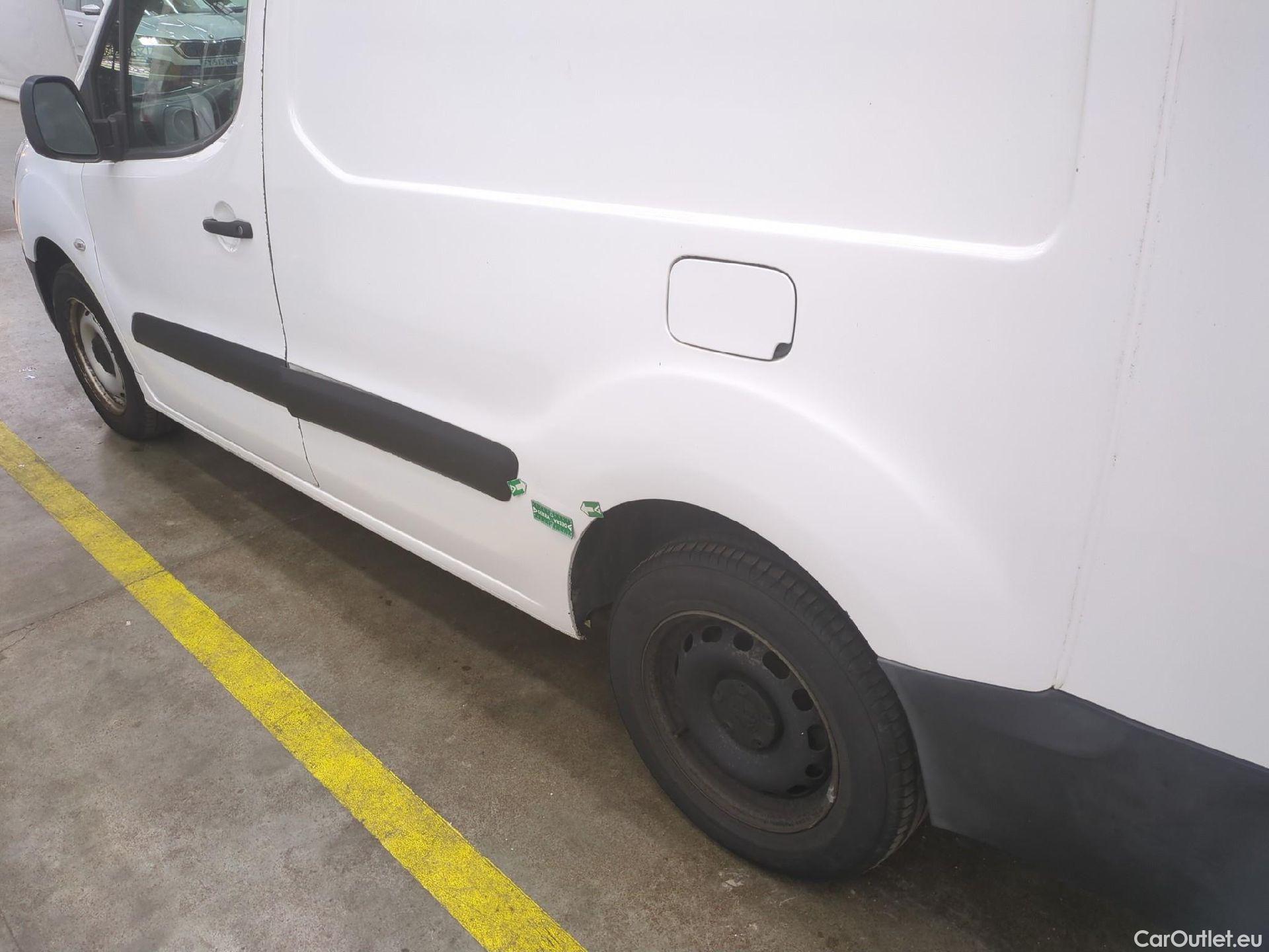  Peugeot  Partner PEUGEOT  VU 4p Fourgonnette 1.6 BlueHDi 100 CONFORT 121 L2 #55