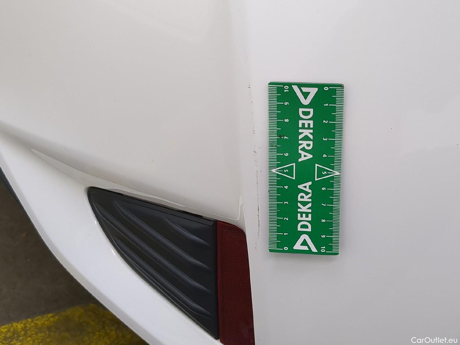  Toyota  Yaris  Hybride Affaires VU 5p Berline 1.5 VVT-I HYBRID AUTO France Business #6