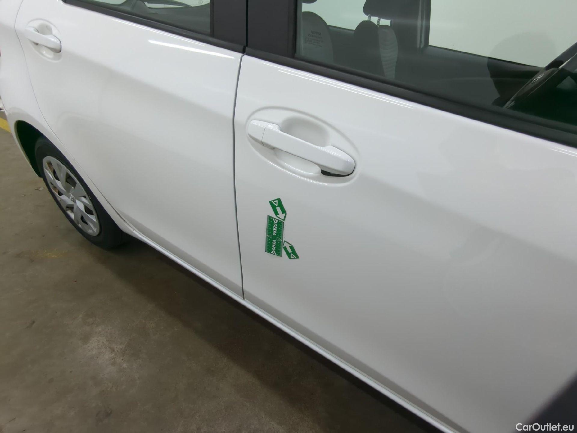  Toyota  Yaris  Hybride Affaires VU 5p Berline 1.5 VVT-I HYBRID AUTO France Business #1