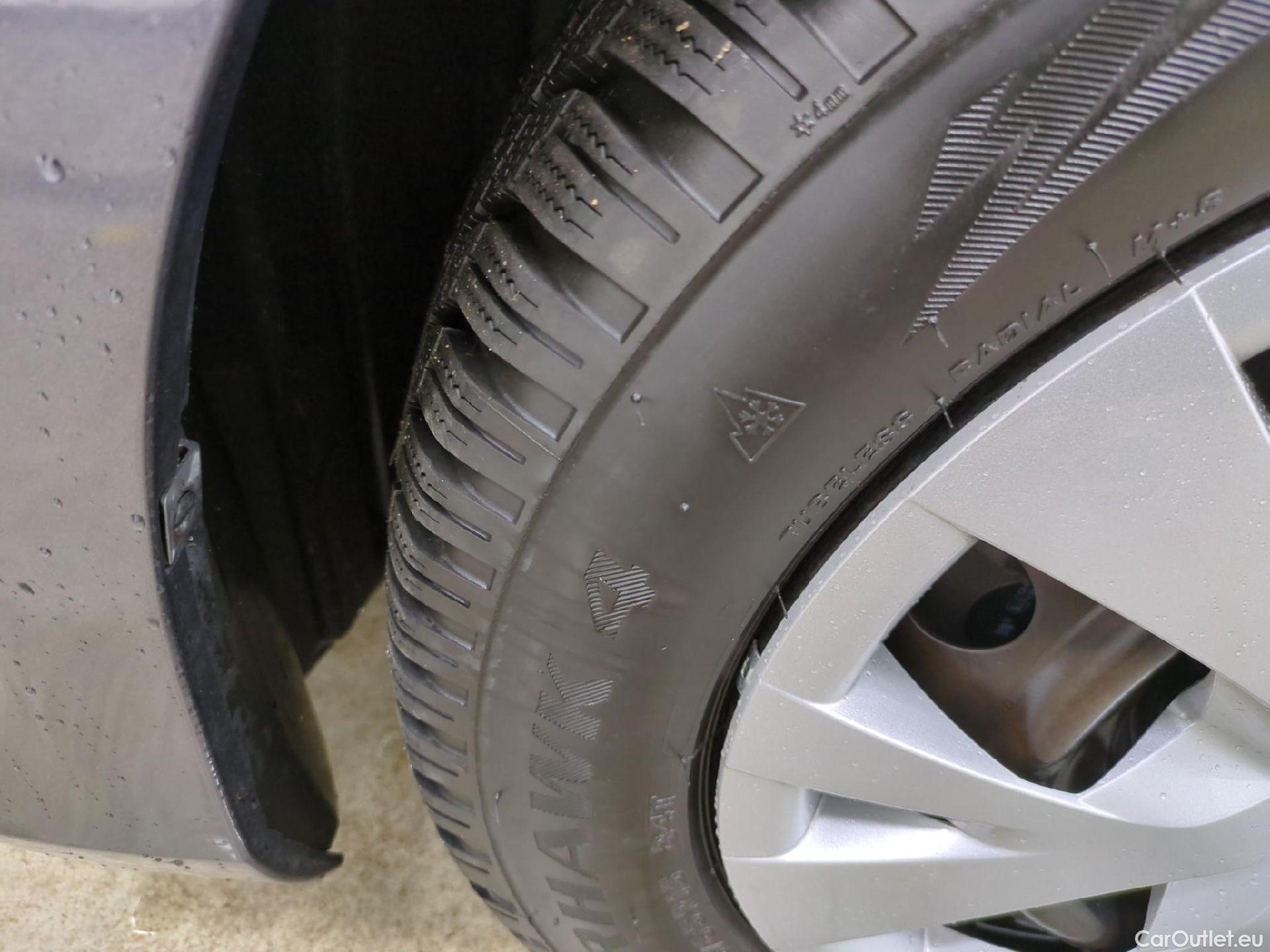  Toyota  Yaris TOYOTA  Hybride 5p Berline 1.5 VVT-I HYBRID France Business / TRANSFO VP VF
 #2