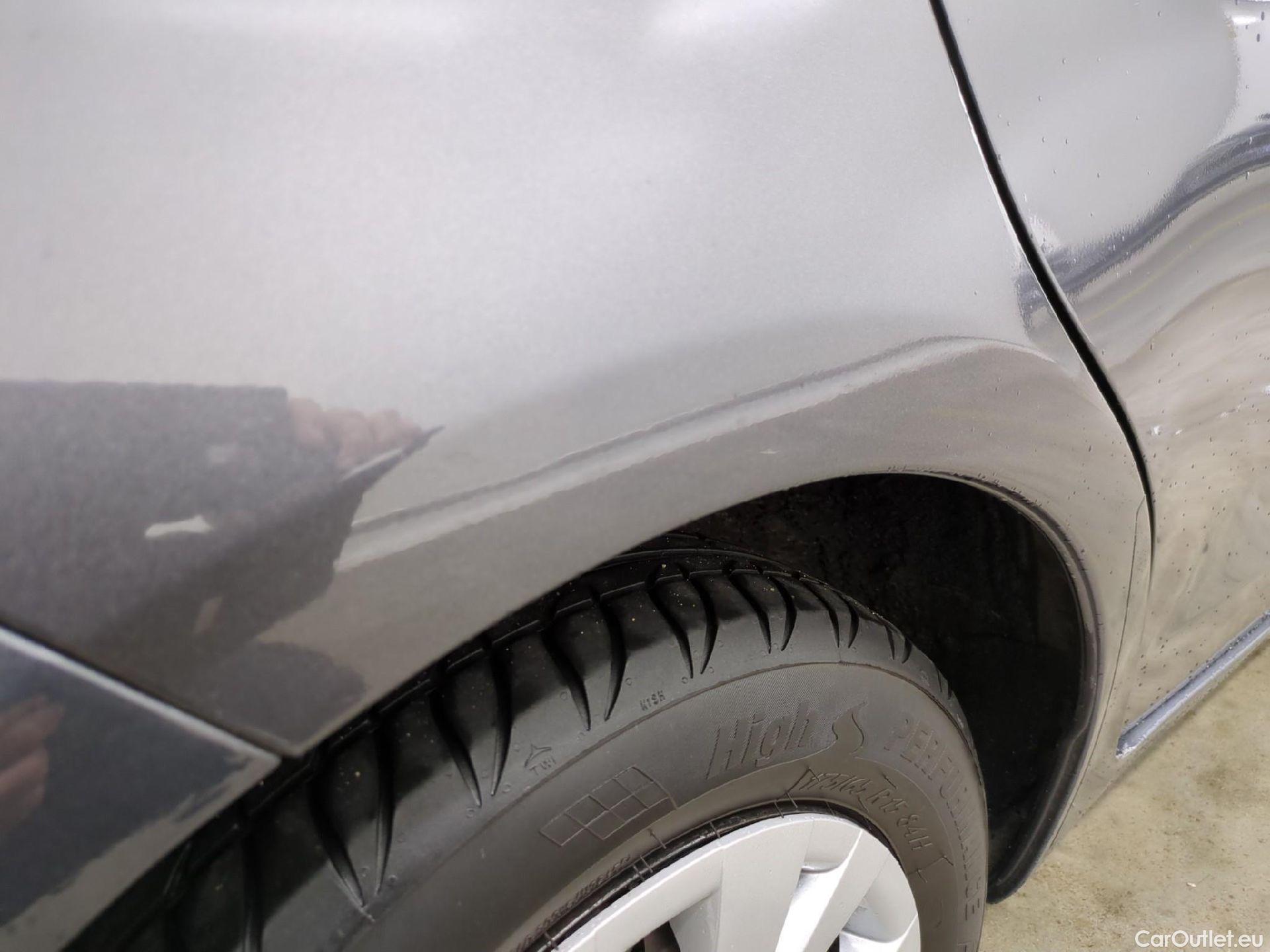  Toyota  Yaris TOYOTA  Hybride 5p Berline 1.5 VVT-I HYBRID France Business / TRANSFO VP VF
 #11