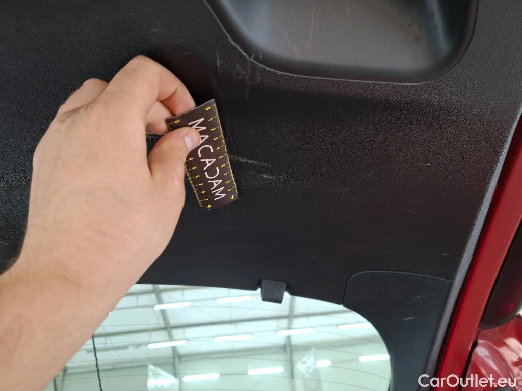  Peugeot  2008  Allure 1.2 PureTech 110CV BVA6 E6 #38