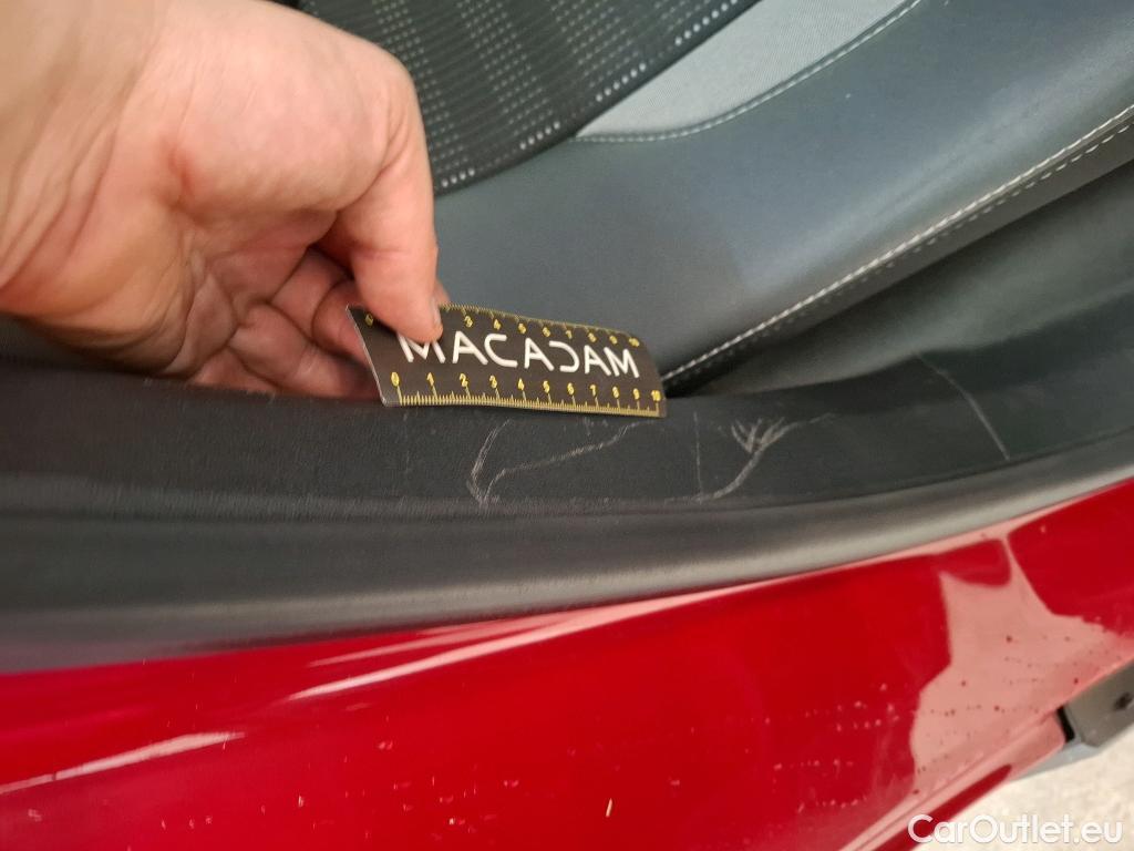  Peugeot  2008  Allure 1.2 PureTech 110CV BVA6 E6 #32