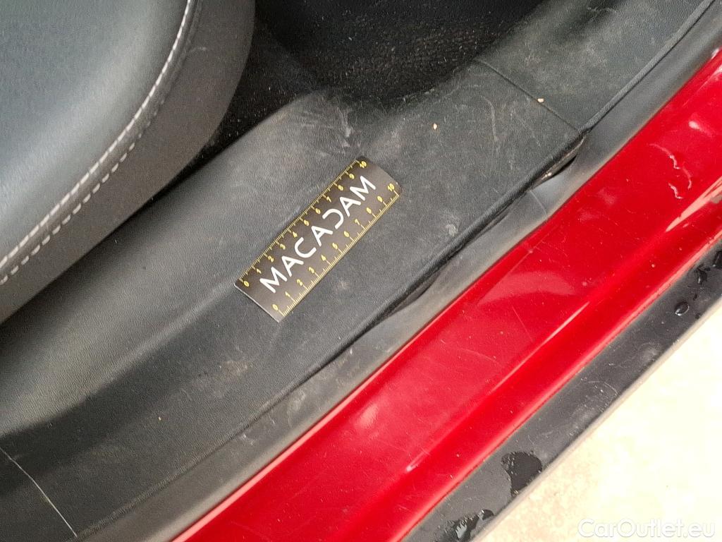  Peugeot  2008  Allure 1.2 PureTech 110CV BVA6 E6 #17