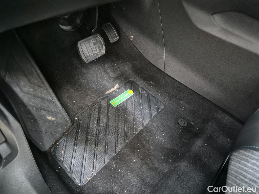  Peugeot  3008  Allure Pack 1.2 PureTech 130CV BVA8 E6d #2