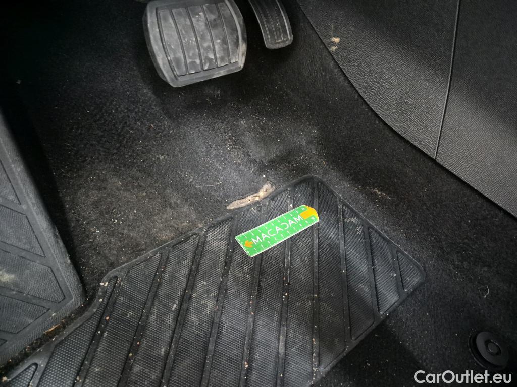  Peugeot  3008  Allure Pack 1.2 PureTech 130CV BVA8 E6d #1