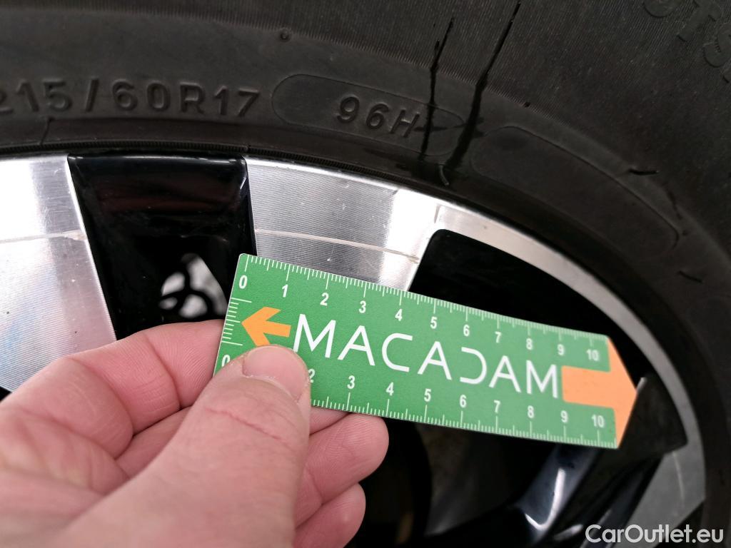  Peugeot  2008  Allure Business 1.2 PureTech 130CV BVA8 E6d #14