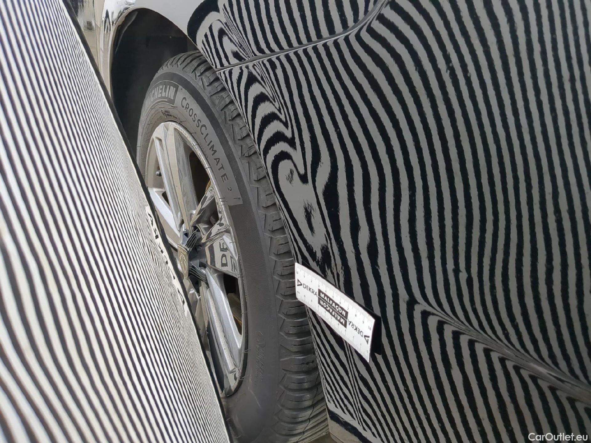  Peugeot  308 PEUGEOT  SW / 2021 / 5P / Break PureTech 130 S&S EAT8 ACTIVE PACK #26