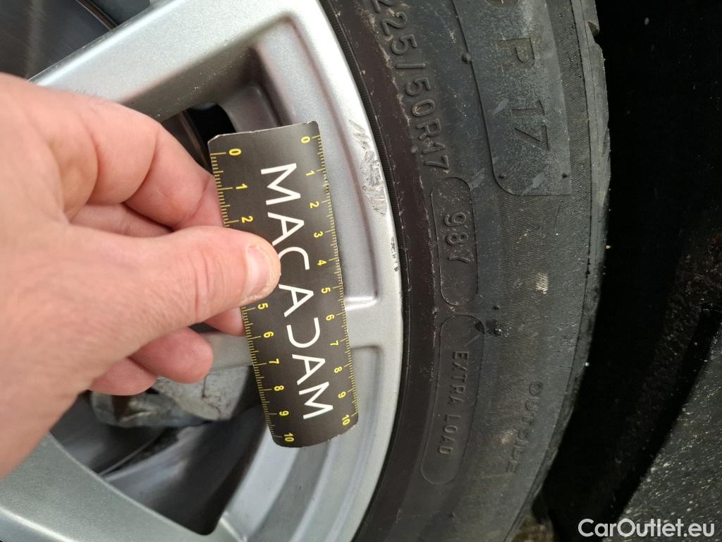  Bmw  Serie 3 BMW Série 3 Touring / 2022 / 5P / Break 320e 204ch Business Design BVA8 Hybride #10