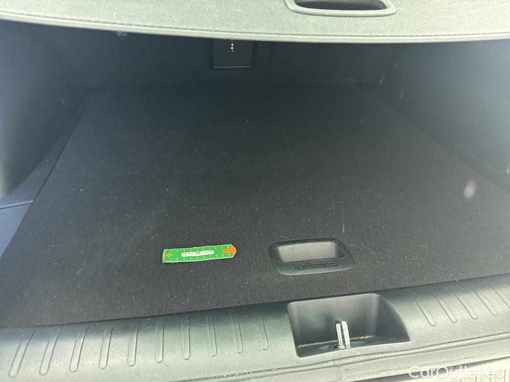  KIA  Ev6 KIA  / 2021 / 5P / SUV 77 KWh AIR ACTIVE BUSINESS #3