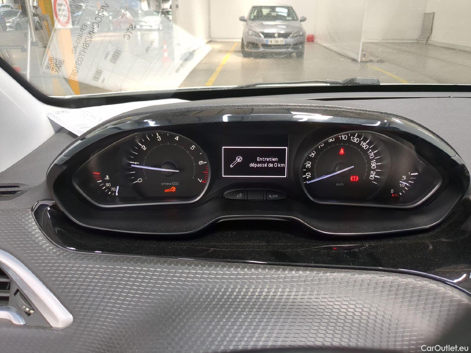  Peugeot  208  Allure Business 1.2 PureTech 110CV BVM5 E6 #2