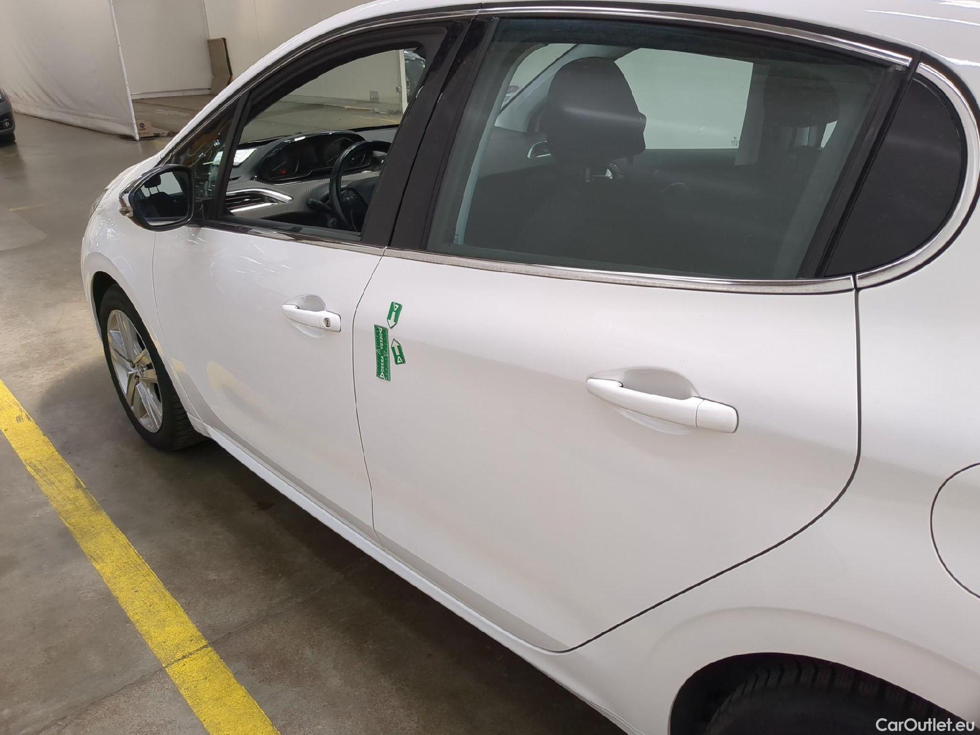  Peugeot  208  Allure Business 1.2 PureTech 110CV BVM5 E6 #11