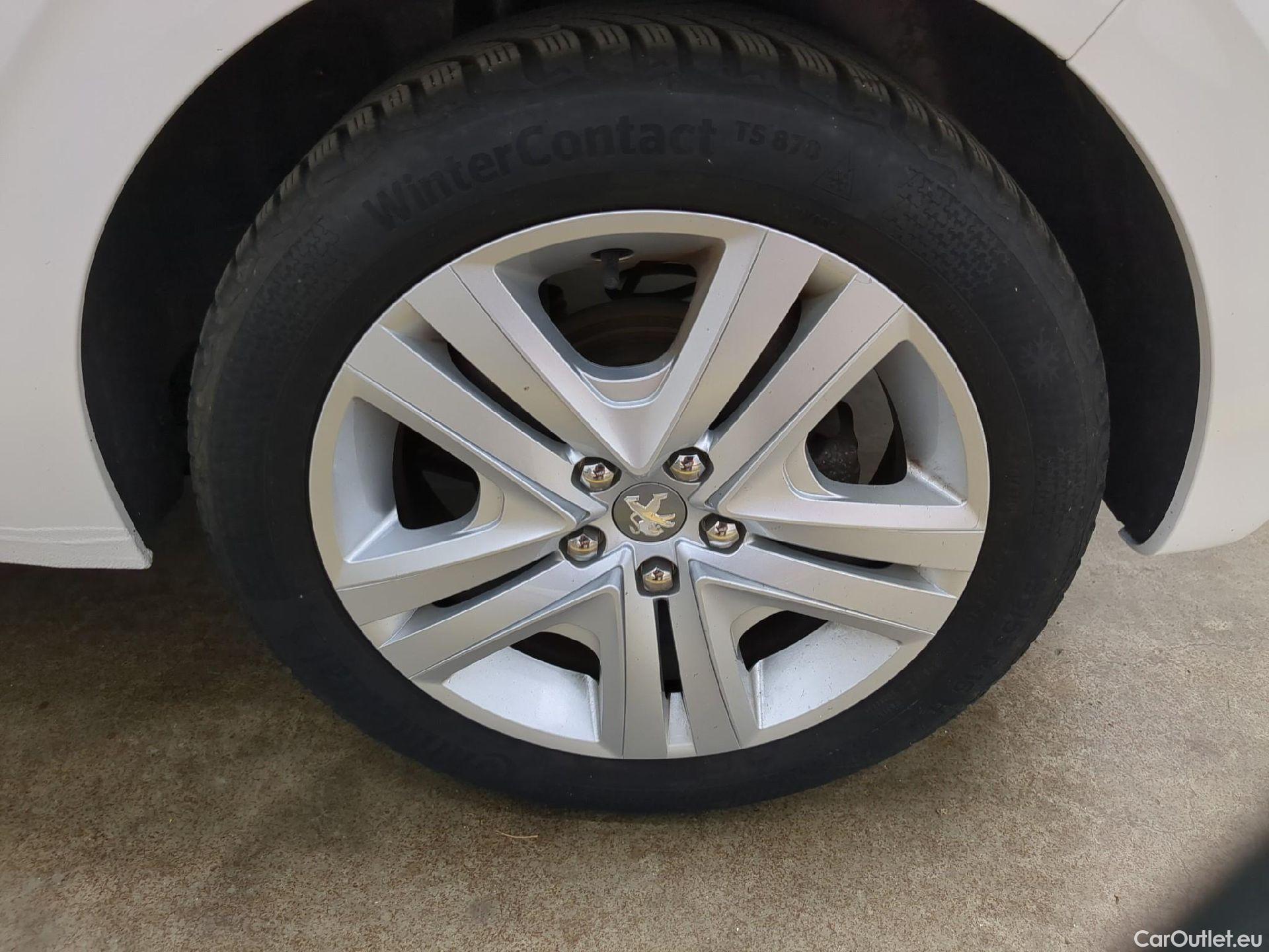  Peugeot  208  Allure Business 1.2 PureTech 110CV BVM5 E6 #3