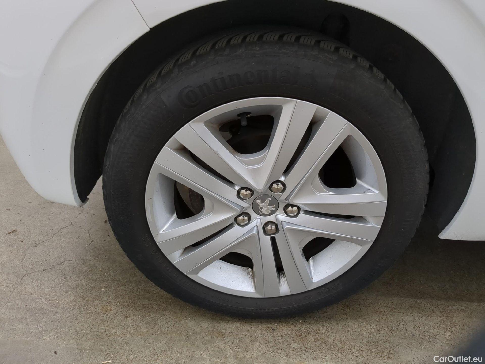  Peugeot  208  Allure Business 1.2 PureTech 110CV BVM5 E6 #4