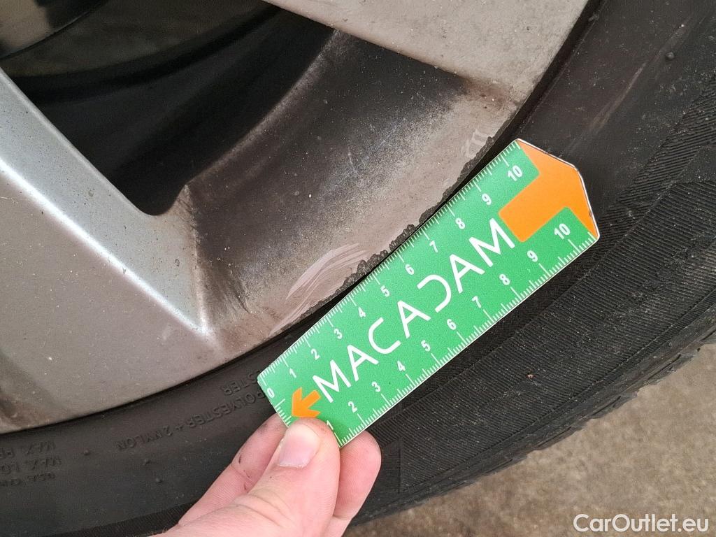  Peugeot  5008  Active Pack 1.5 HDi 130CV BVA8 7 Sieges E6d #16