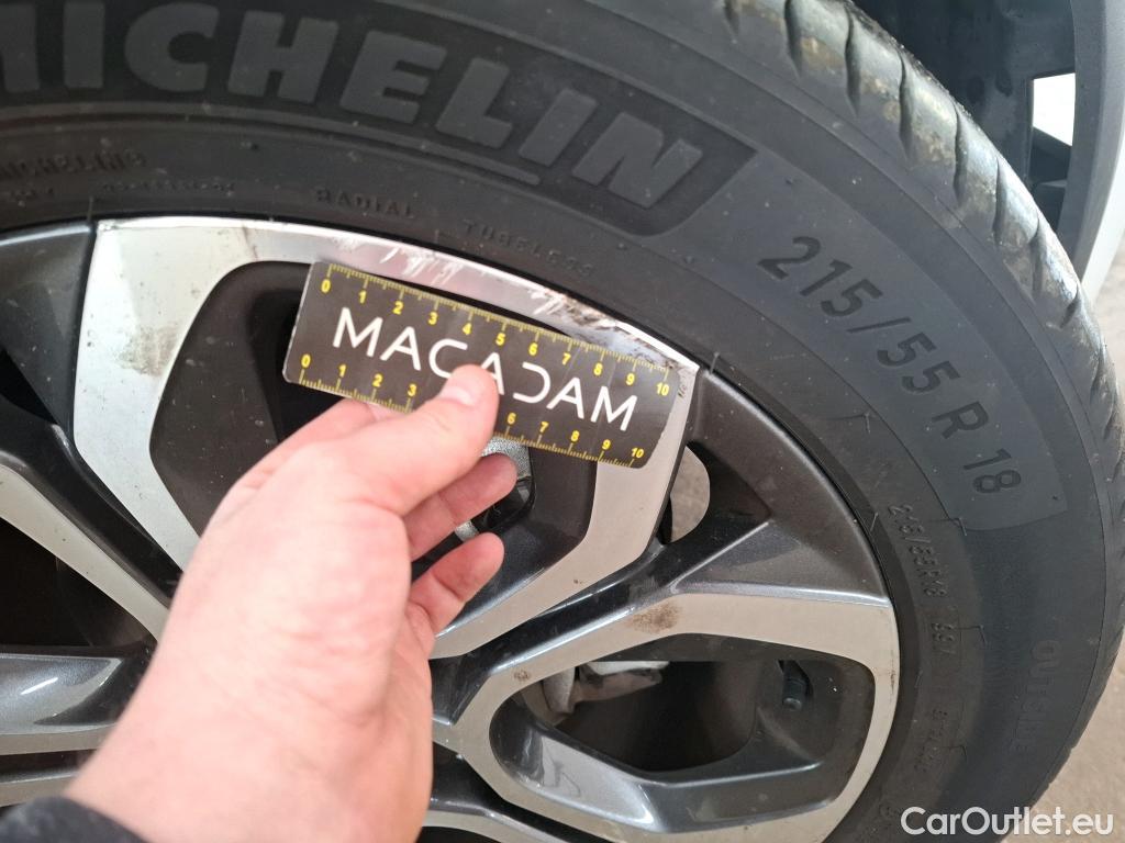  Renault  Captur RENAULT  / 2019 / 5P / SUV Intens E-TECH Plug-in 160 -21 #5