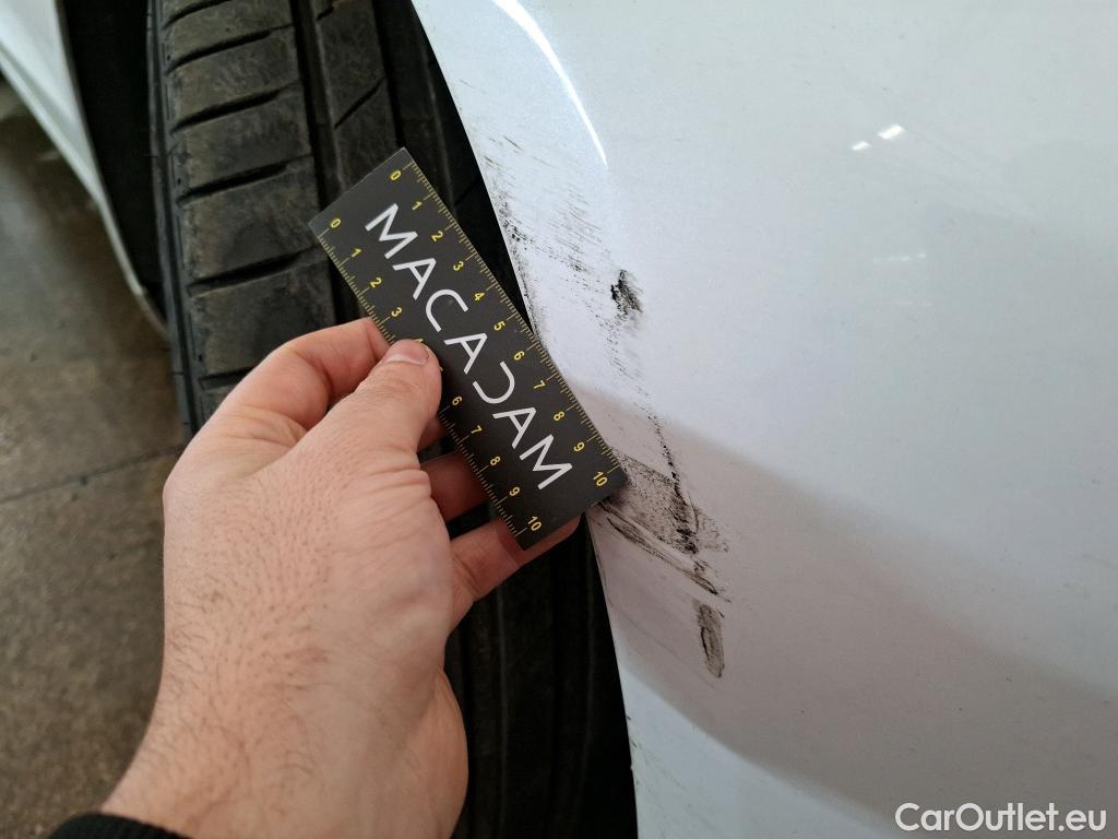  Tesla  Model 3 TESLA  / 2018 / 4P / Berline Grande Autonomie #4