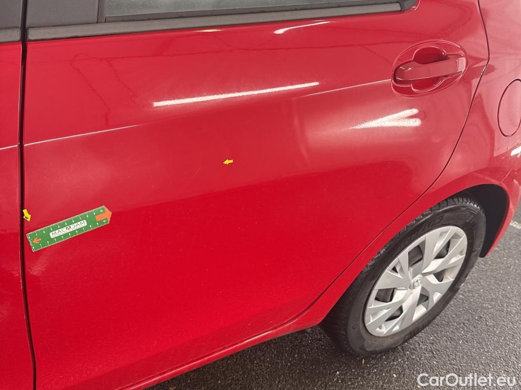  Toyota  Yaris TOYOTA  Hybride / 2017 / 5P / Berline 1.5 VVT-I HYBRID France Business #1