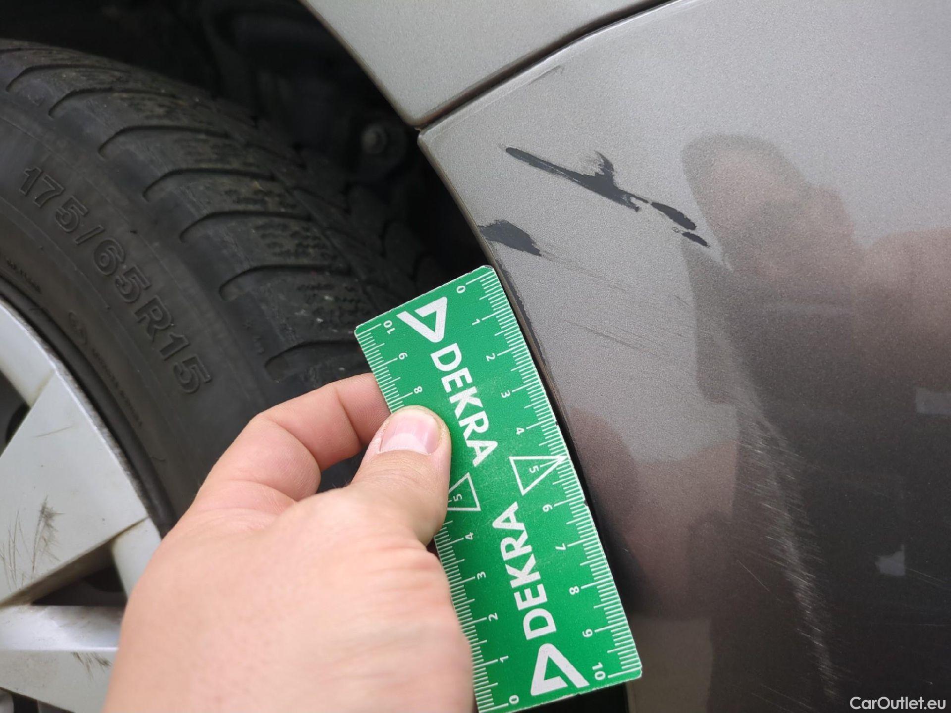  Toyota  Yaris TOYOTA  / 2017 / 5P / Berline 110 VVT-i CVT France Business #28