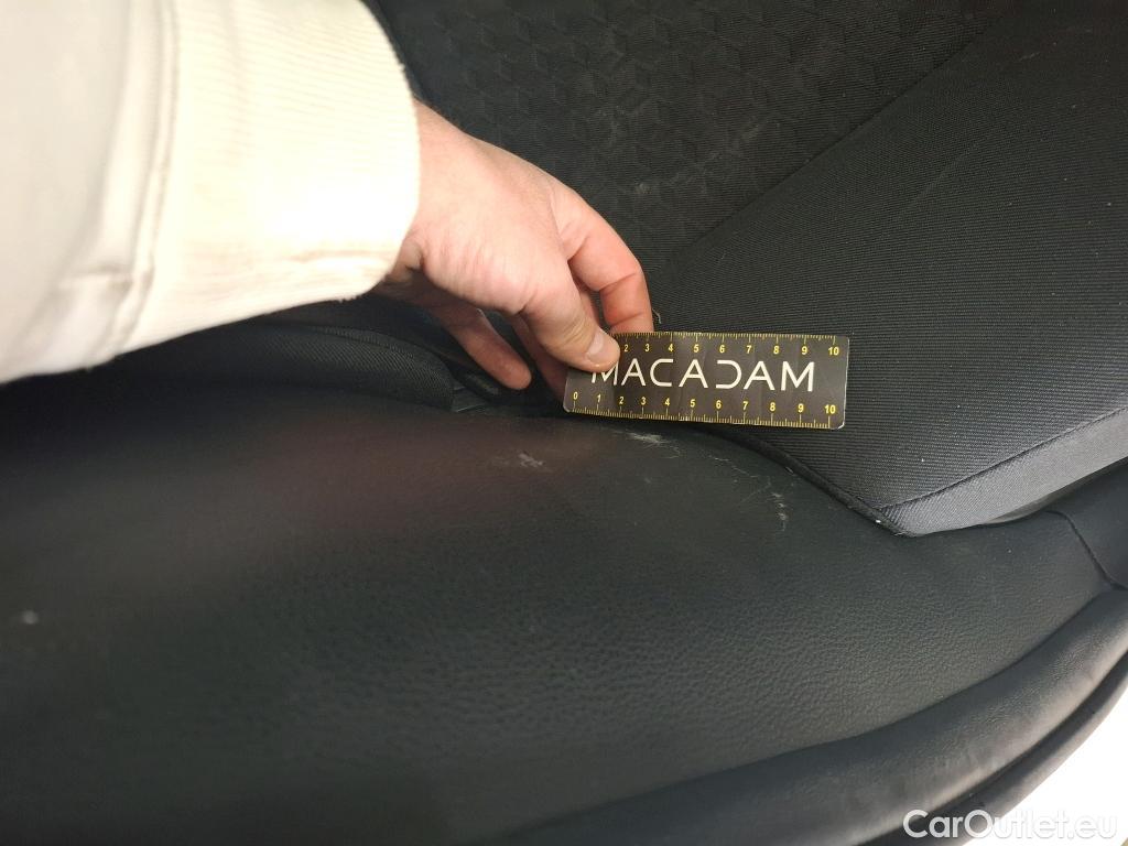  Toyota  Yaris TOYOTA  Hybride / 2019 / 5P / Berline Hybride 116h France Business Stage Acad #18