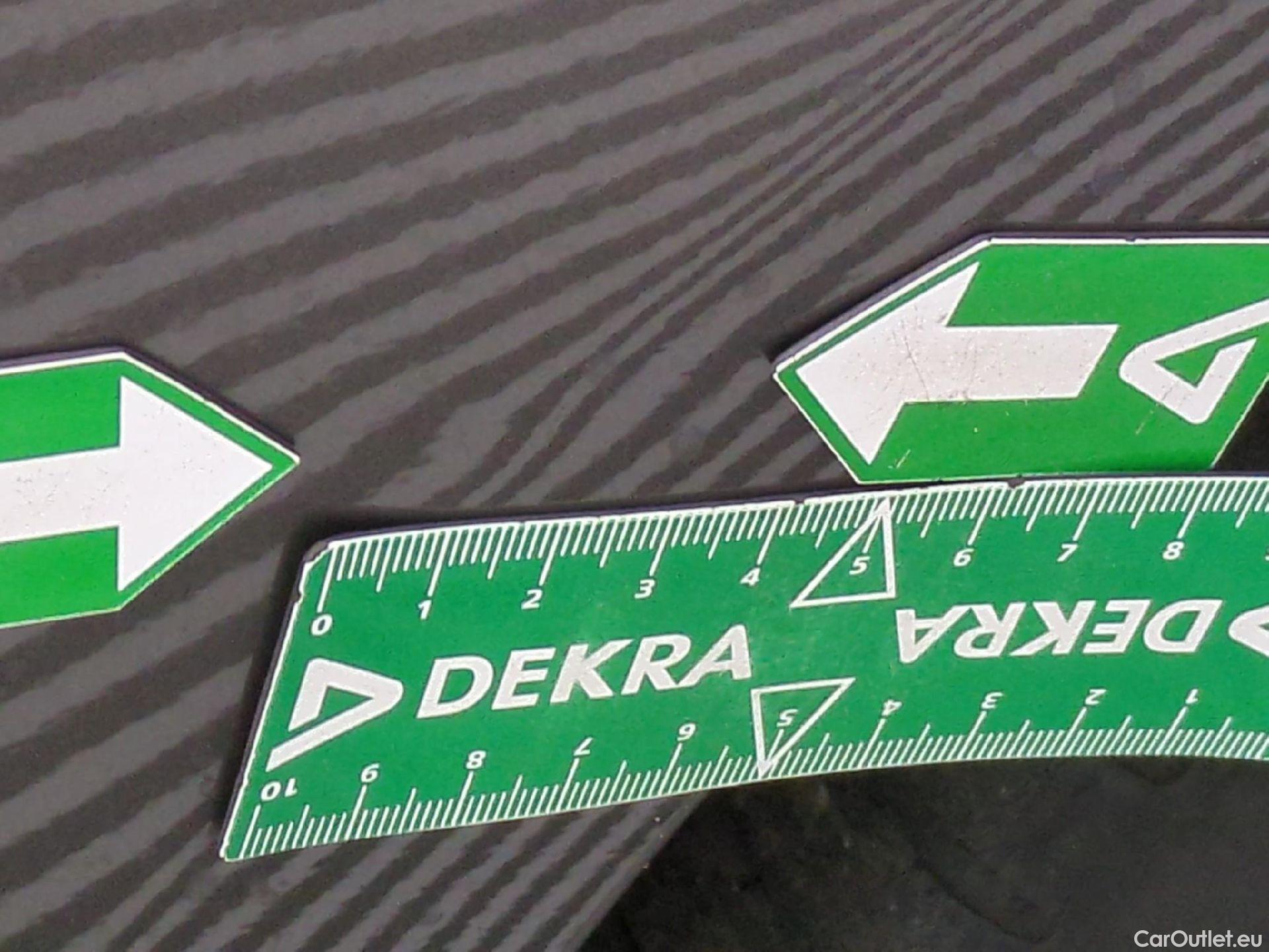  Toyota  Yaris TOYOTA  / 2017 / 5P / Berline 110 VVT-i CVT France Business #26