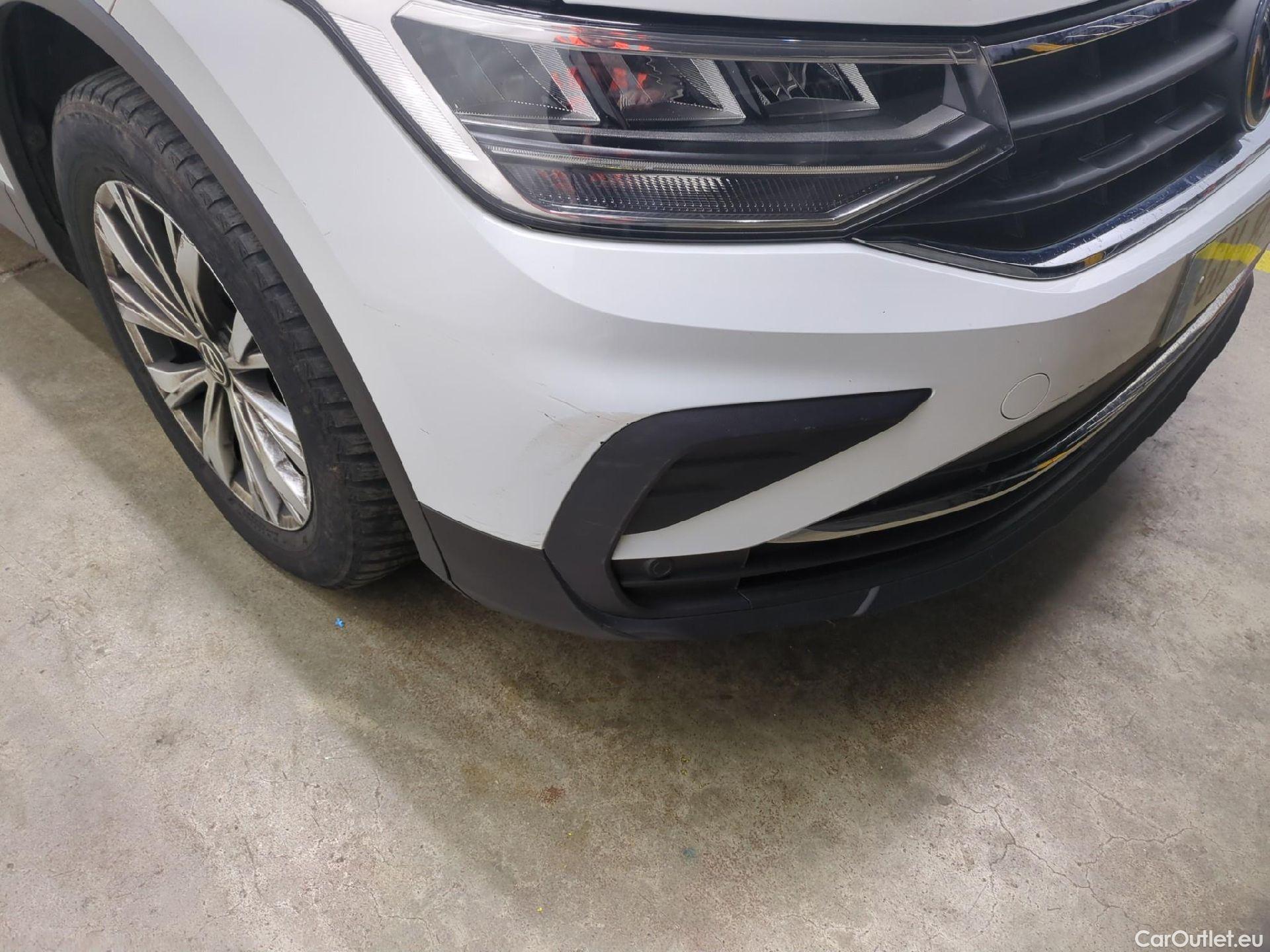  Volkswagen  Tiguan VOLKSWAGEN  / 2020 / 5P / SUV 1.5 TSI 150 DSG7 Life Busines #28