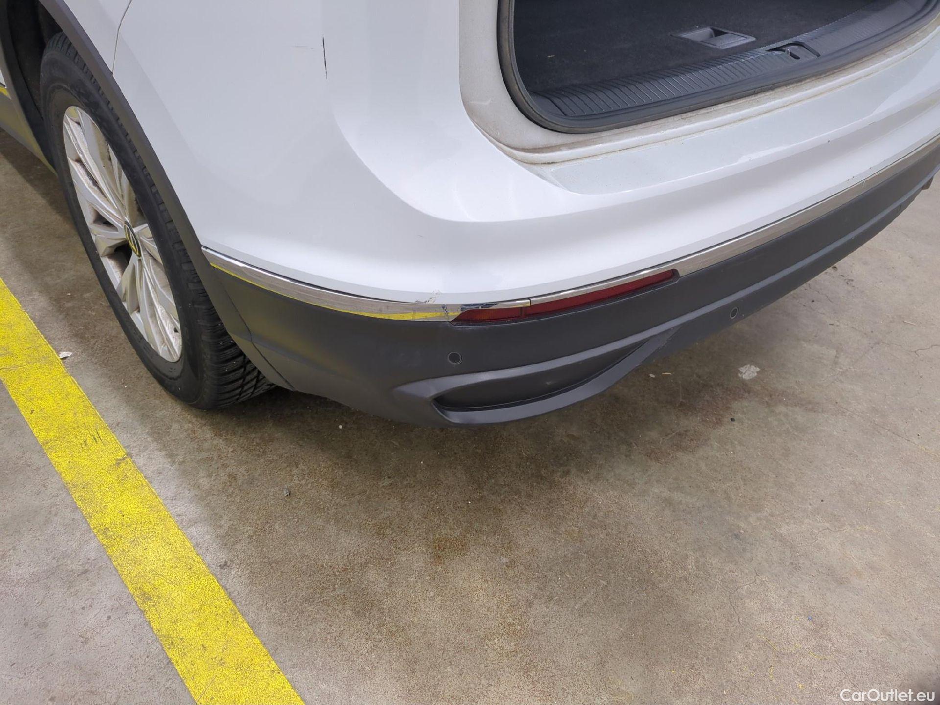  Volkswagen  Tiguan VOLKSWAGEN  / 2020 / 5P / SUV 1.5 TSI 150 DSG7 Life Busines #48