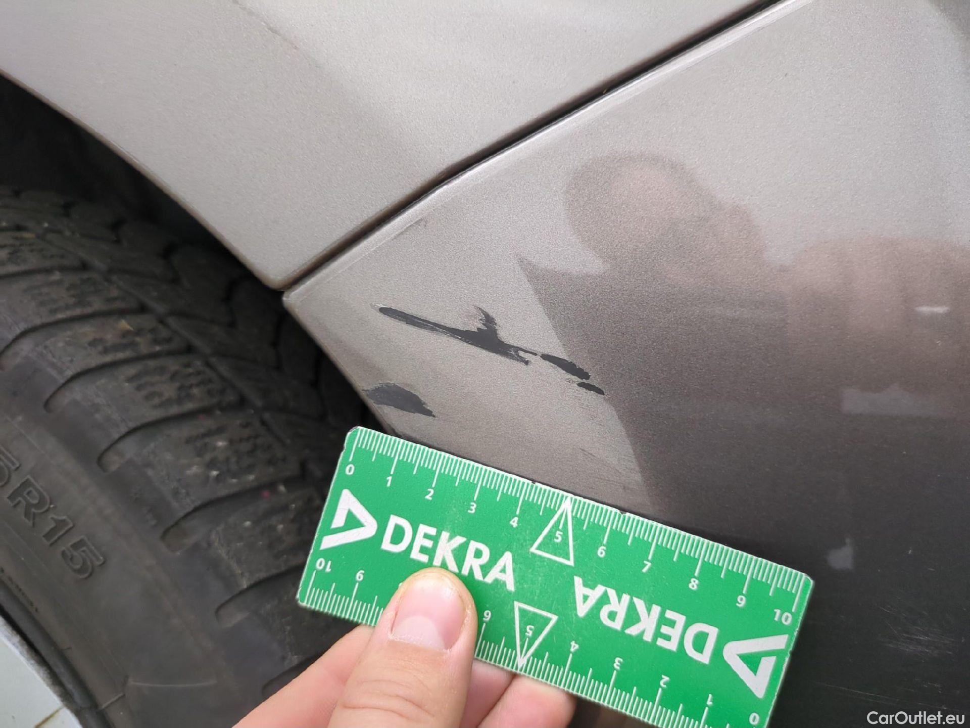  Toyota  Yaris TOYOTA  / 2017 / 5P / Berline 110 VVT-i CVT France Business #29