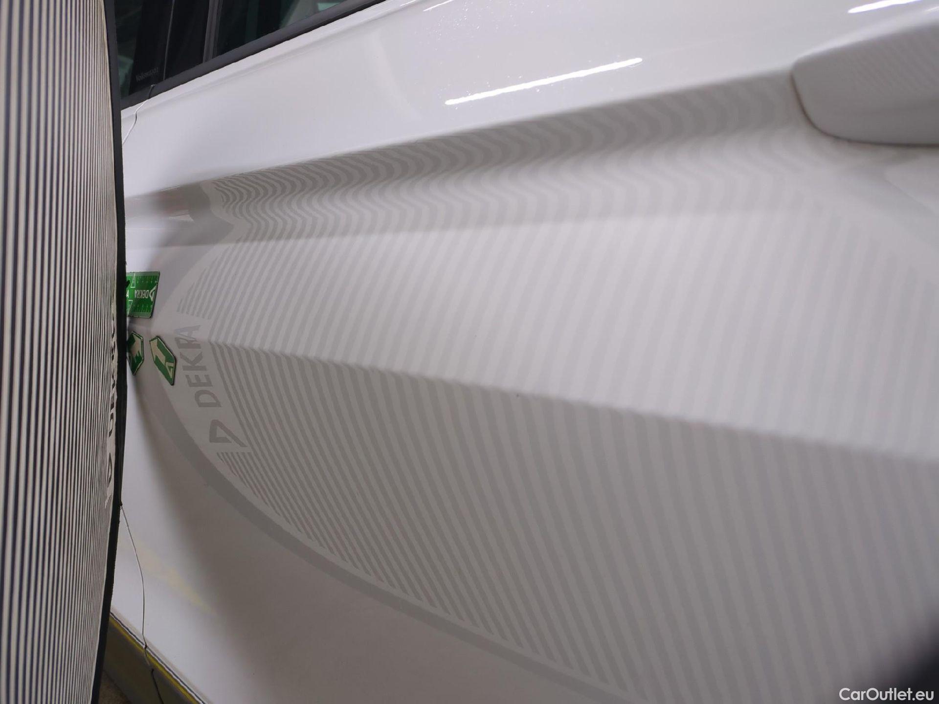  Volkswagen  Tiguan VOLKSWAGEN  / 2020 / 5P / SUV 1.5 TSI 150 DSG7 Life Busines #38