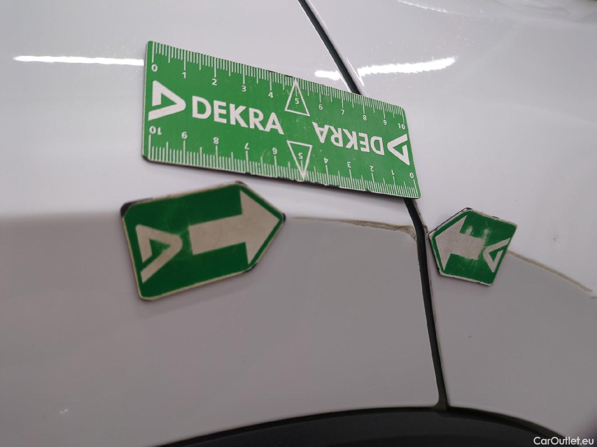  Volkswagen  Tiguan VOLKSWAGEN  / 2020 / 5P / SUV 1.5 TSI 150 DSG7 Life Busines #61