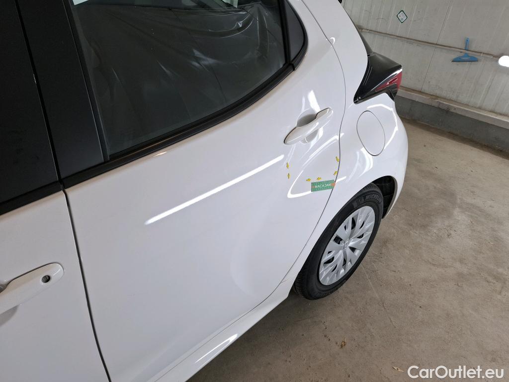  Toyota  Yaris TOYOTA  Hybride / 2019 / 5P / Berline Hybride 116h Dynamic Business Beyond Zer #42