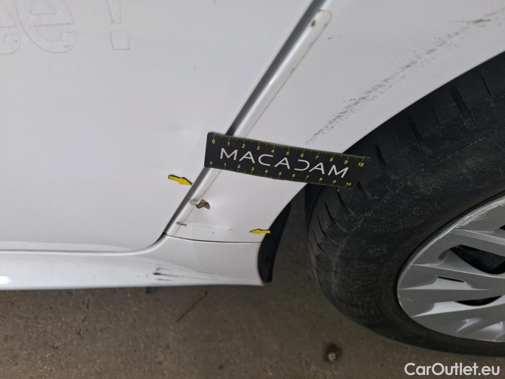  Toyota  Yaris TOYOTA  Hybride / 2019 / 5P / Berline Hybride 116h France Business Stage Acad #3