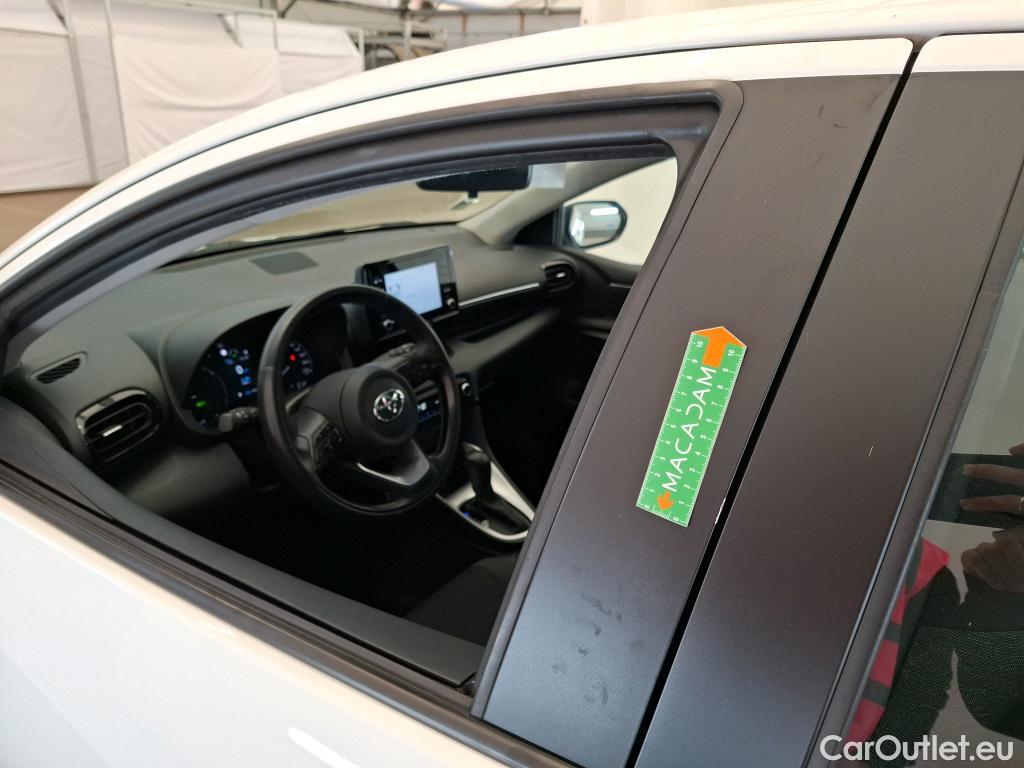  Toyota  Yaris TOYOTA  Hybride / 2019 / 5P / Berline Hybride 116h Dynamic Business Beyond Zer #18