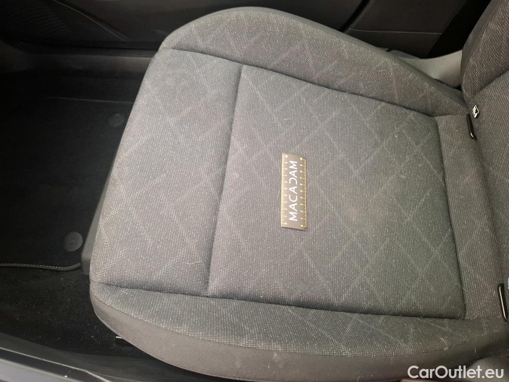  Volkswagen  Golf  VOLKSWAGEN / 2020 / 5P / Berline 1.0 eTSI OPF 110 DSG7 Life Business #14