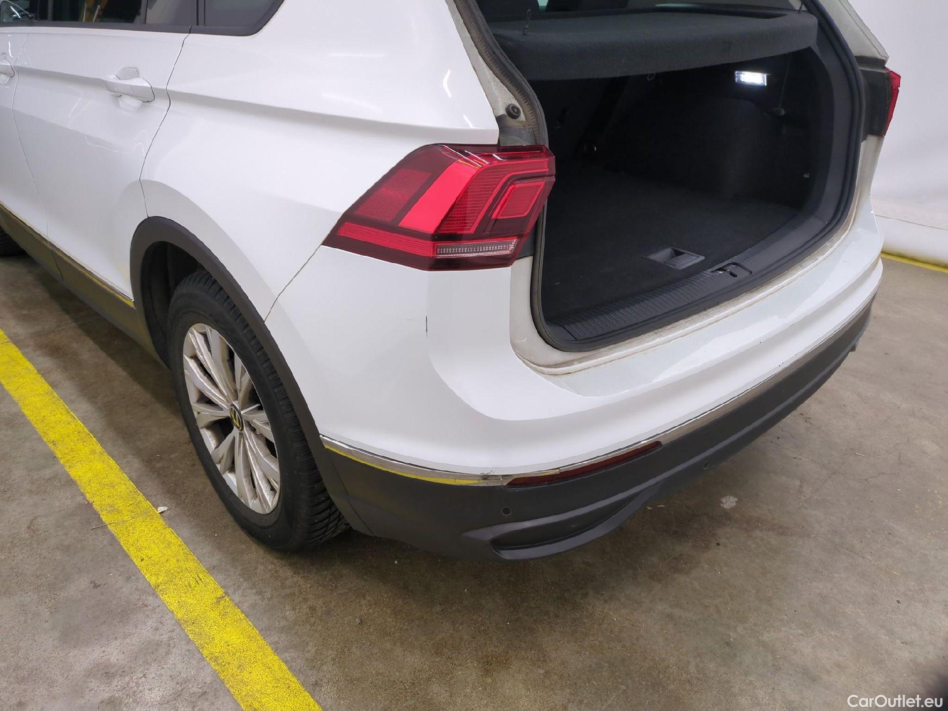  Volkswagen  Tiguan VOLKSWAGEN  / 2020 / 5P / SUV 1.5 TSI 150 DSG7 Life Busines #41