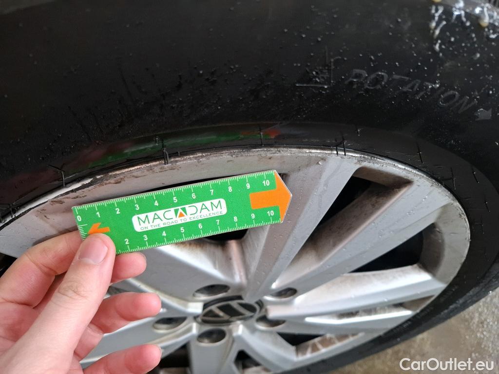  Volkswagen  Touran  Lounge Business BMT/Start-Stopp 2.0 TDI 150CV BVA7 E6d #15