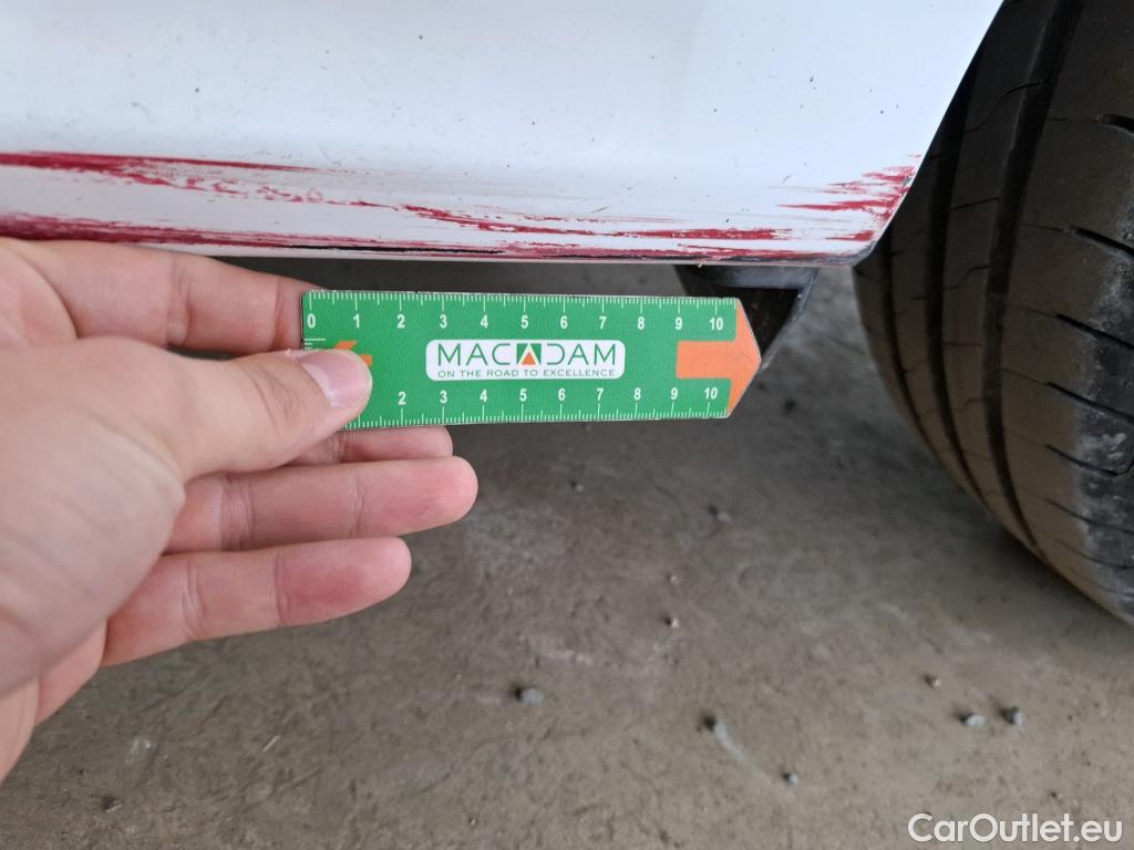  Toyota  Yaris TOYOTA  Hybride / 2019 / 5P / Berline Hybride 114h France Business #17