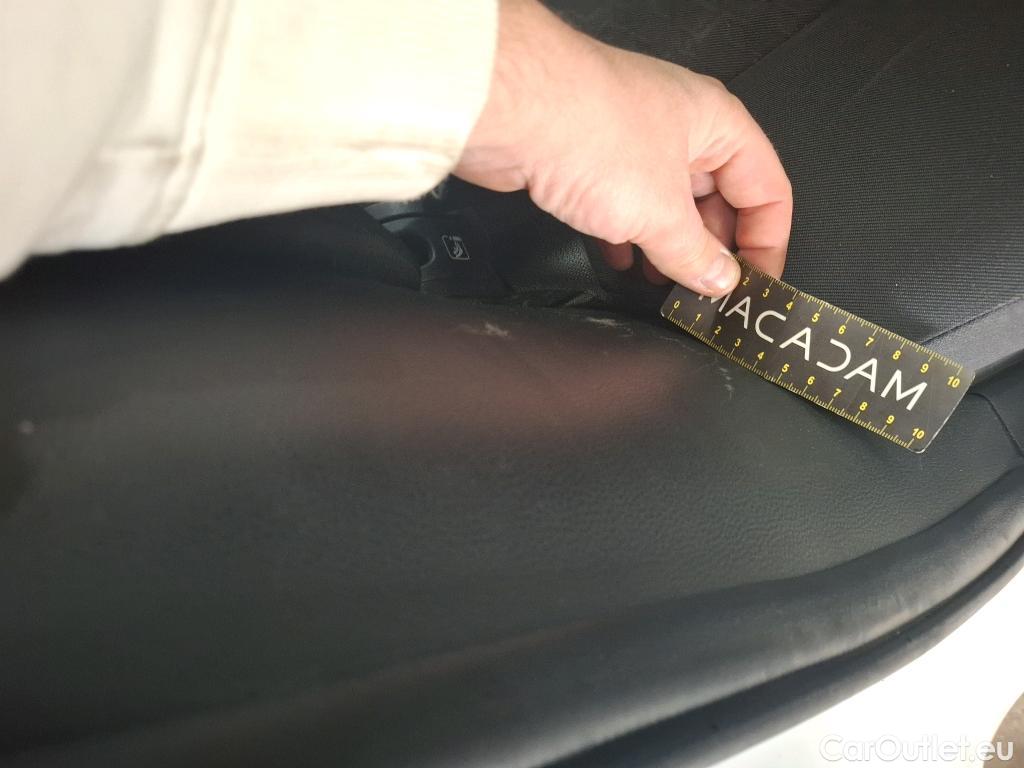  Toyota  Yaris TOYOTA  Hybride / 2019 / 5P / Berline Hybride 116h France Business Stage Acad #19