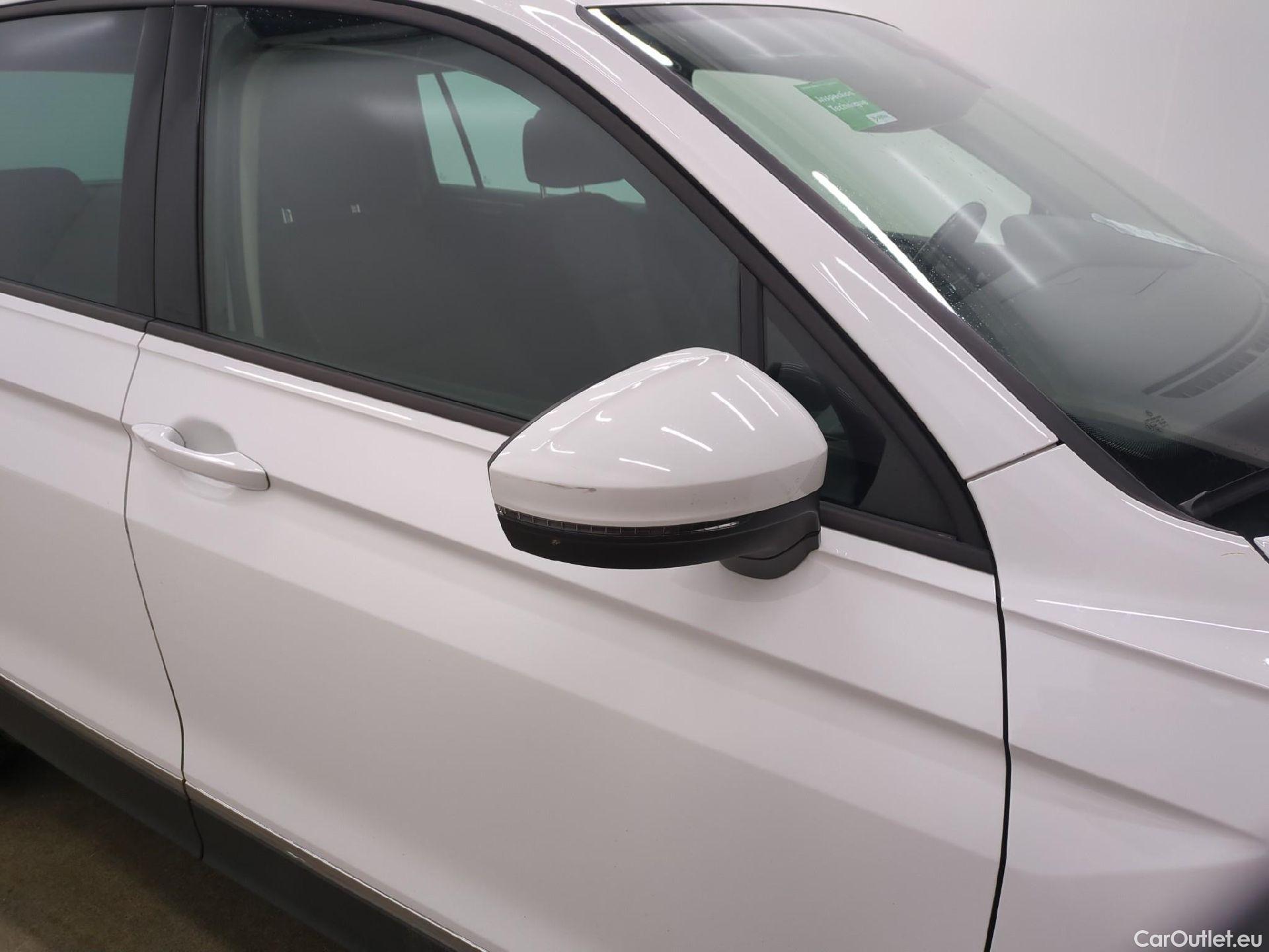  Volkswagen  Tiguan VOLKSWAGEN  / 2020 / 5P / SUV 1.5 TSI 150 DSG7 Life Busines #71