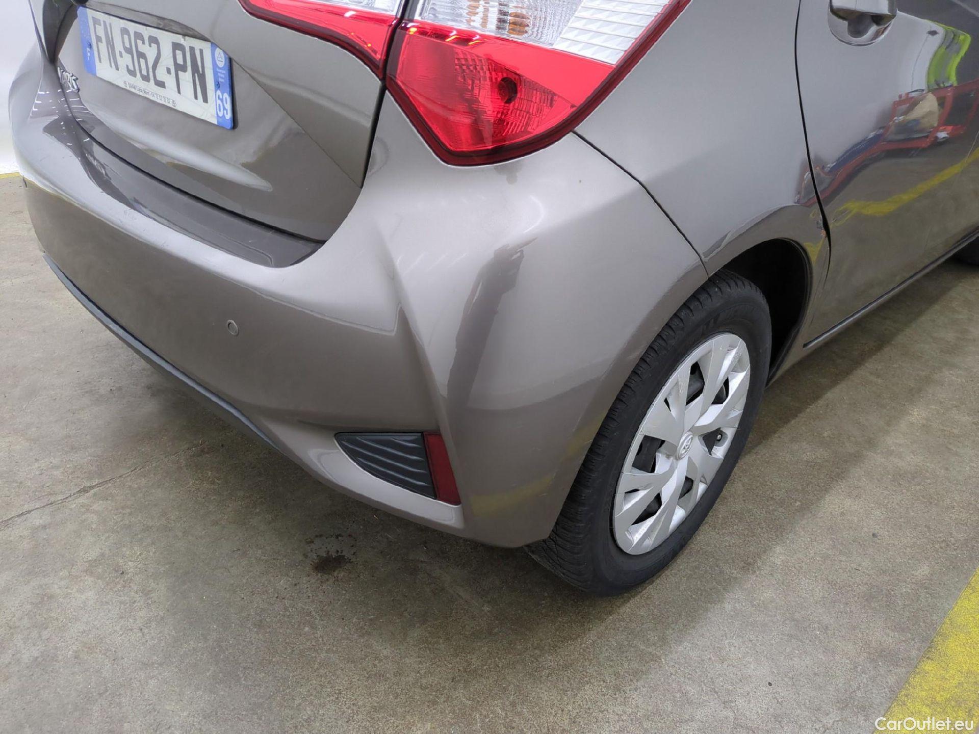  Toyota  Yaris TOYOTA  / 2017 / 5P / Berline 110 VVT-i CVT France Business #55