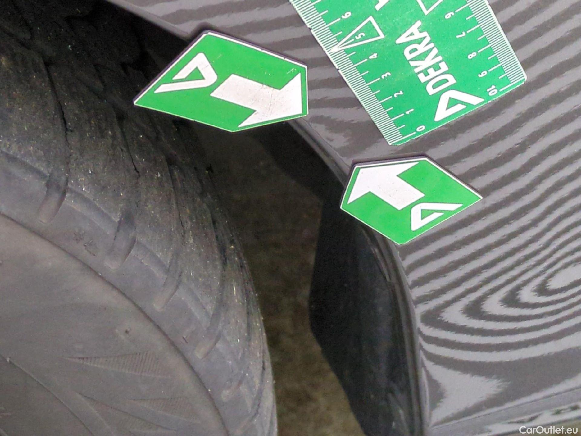  Toyota  Yaris TOYOTA  / 2017 / 5P / Berline 110 VVT-i CVT France Business #41