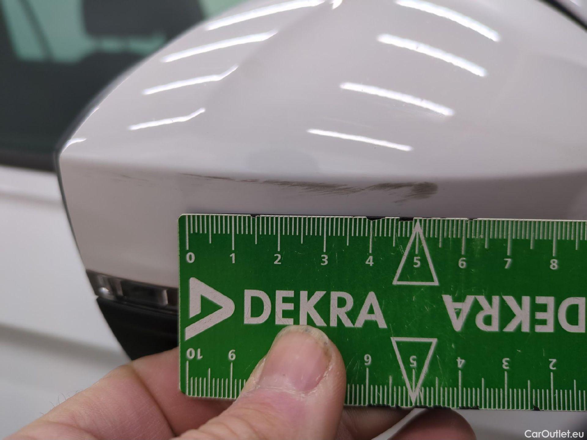  Volkswagen  Tiguan VOLKSWAGEN  / 2020 / 5P / SUV 1.5 TSI 150 DSG7 Life Busines #70